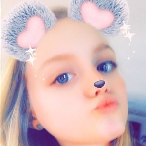 Meet your Posher, Ella